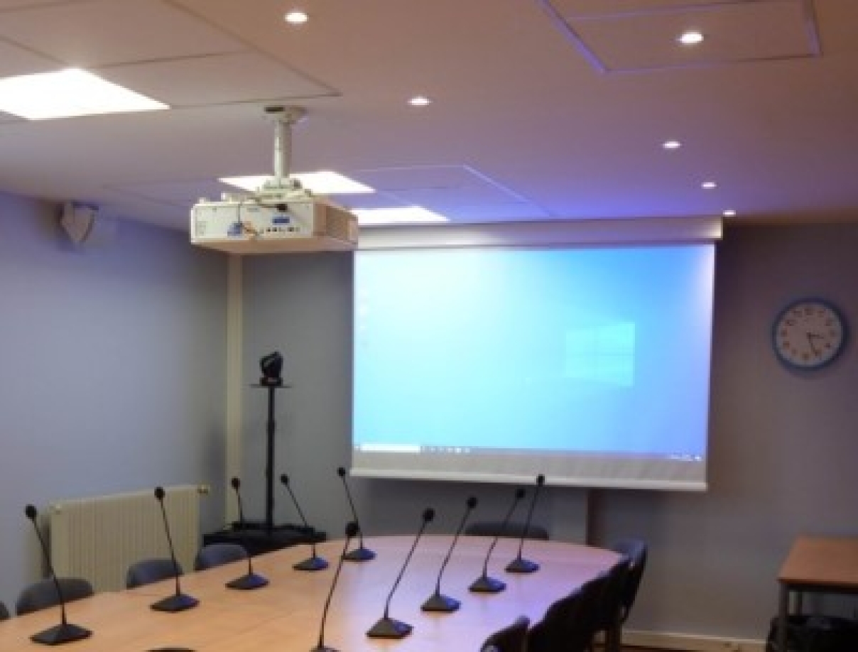 Guide ultime pour choisir un vidéoprojecteur Home cinéma avec haut-parleur